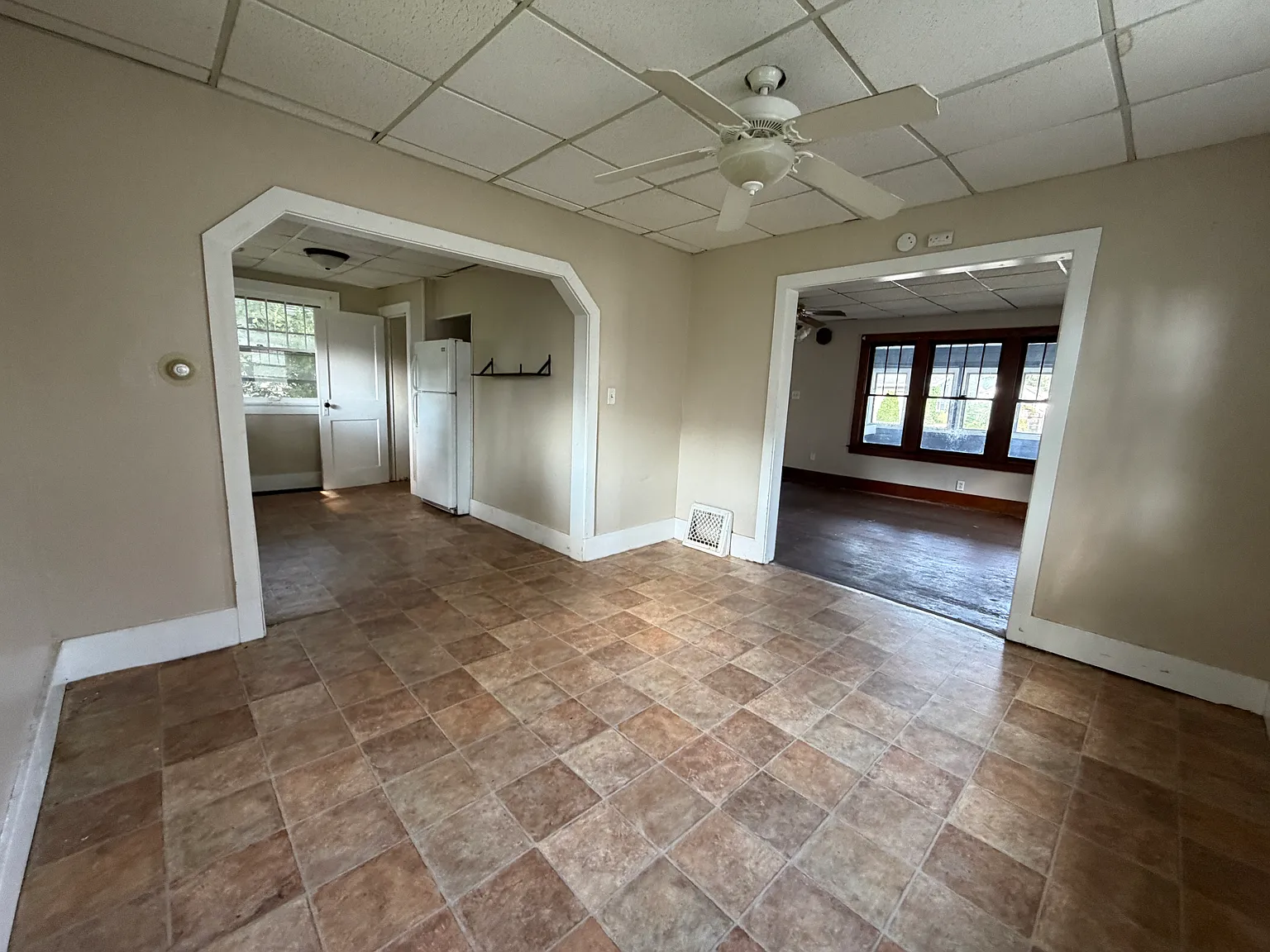 3 bed, 1276 sqft, $1,300 — Photo 3