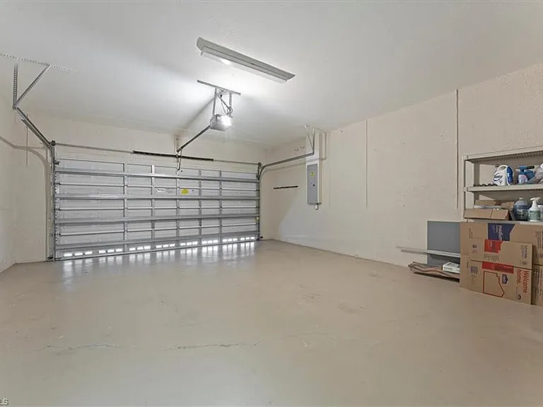 8541 Pepper Tree Way — Photo 33