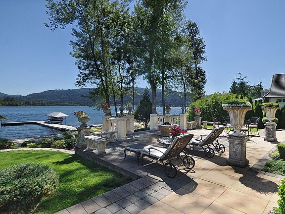 4th image of 4215 E Lake Sammamish Shore Ln SE