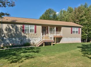 1960 Grandview Dr, Lake Ariel, PA 18436