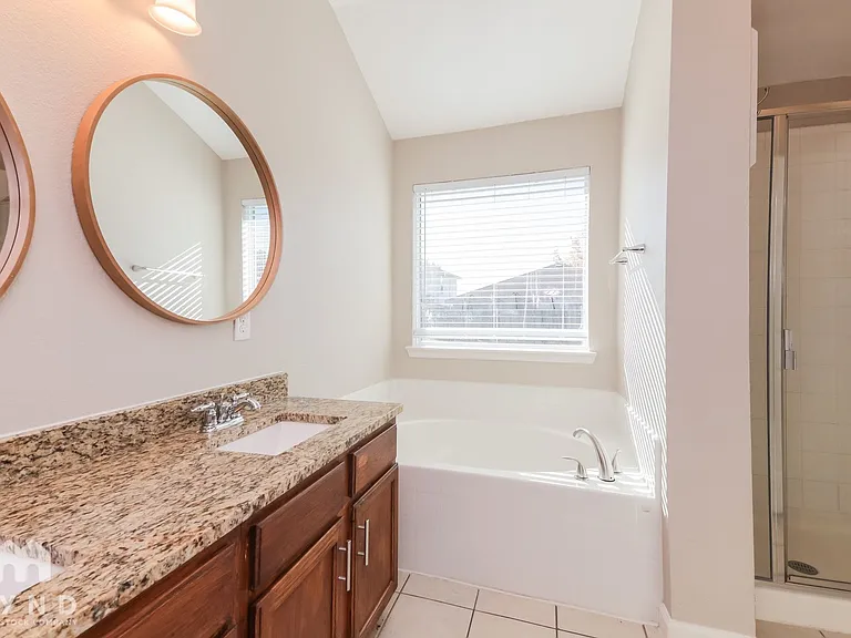 729 Mahogany Dr — Photo 11