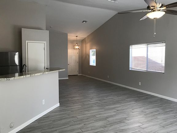 3rd image of 4715 E Meadow Lark Way
