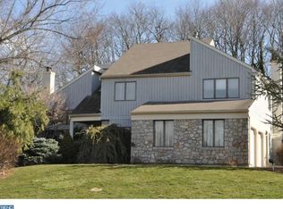 1800 Beacon Hill Dr, Dresher, PA 19025