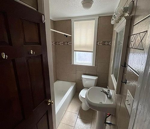 4th image of 6928 W Park Ave