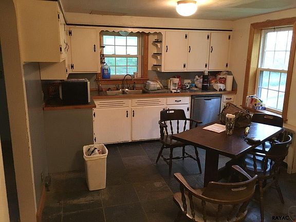 5th image of 8132 Century Farms Rd