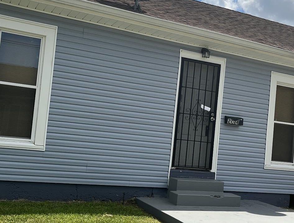 1st image of 2204 Monterey St #2
