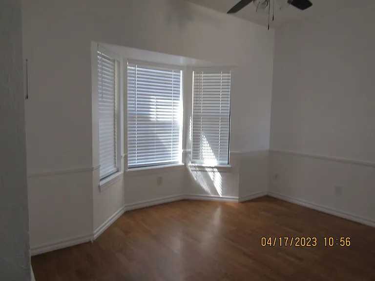 4104 SW Wendy Dr — Photo 3