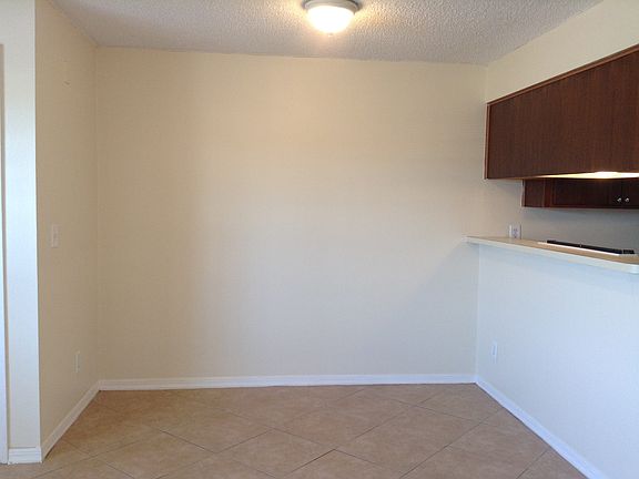4th image of 6415 S Roberts Ave APT 202