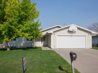 320 S Wynona Ave, Holyoke, CO 80734