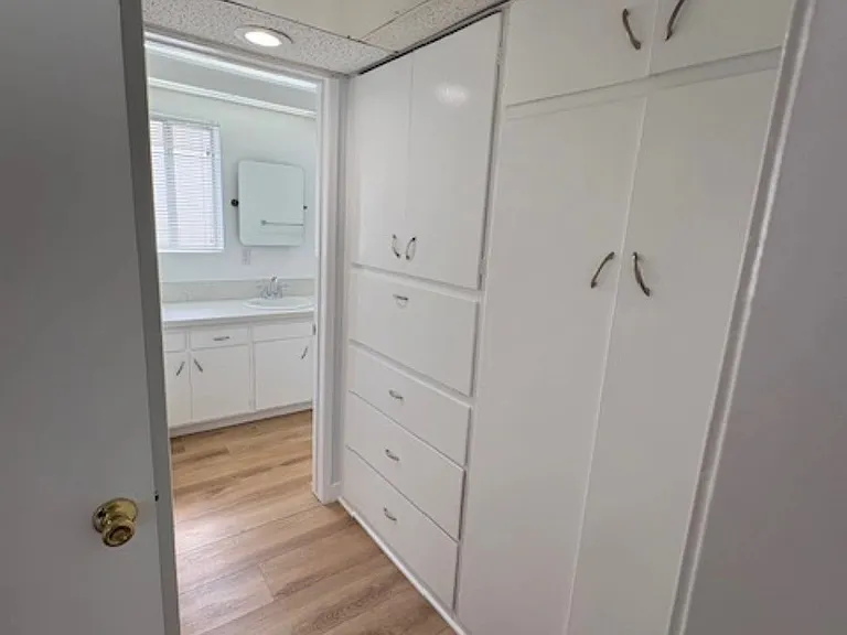 266 S Oak Knoll Ave #7 — Photo 9