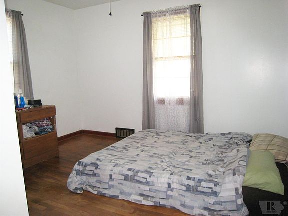 5th image of 1717 Johnson St