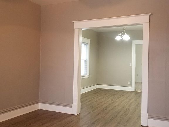 4th image of 1123 Pine Ave NW #1