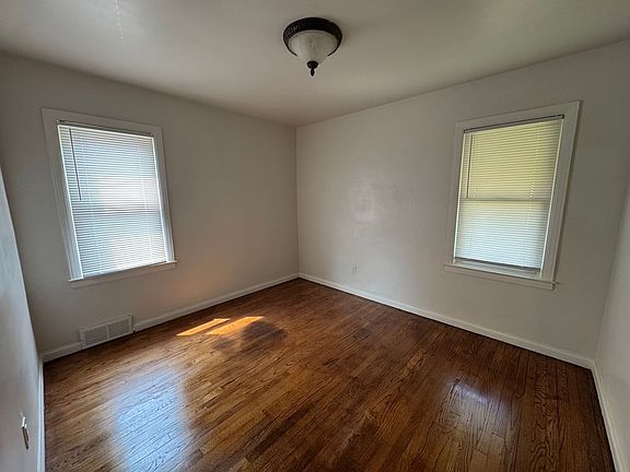 4th image of 18667 Algonac St