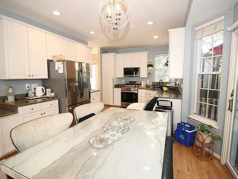11214 Winding Brook Ln — Photo 10