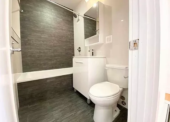 Rented by EastMount Realty LLC | media 37