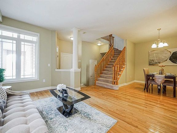 5th image of 140 Estate Garden Dr