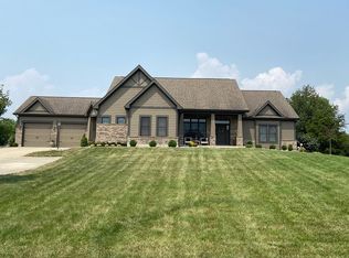 2070 Estates Ct, Springboro, OH