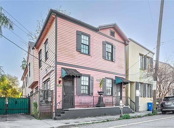 2nd image of 1824 Burgundy St #C