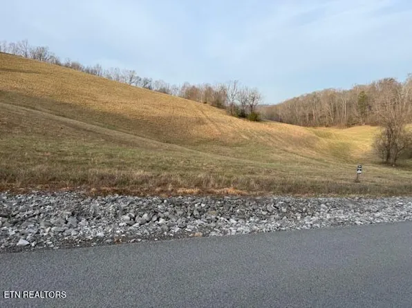 Smokey Quartz Blvd, New Tazewell, TN 37825