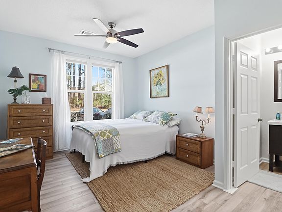 5th image of 2315 Chatelain Way