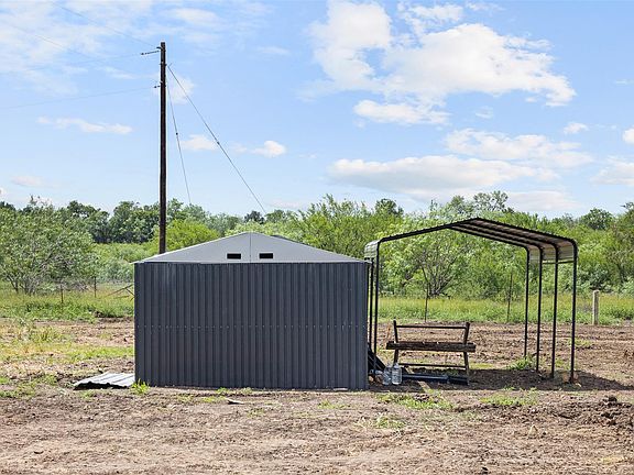 5th image of 3315 Dry Creek Rd