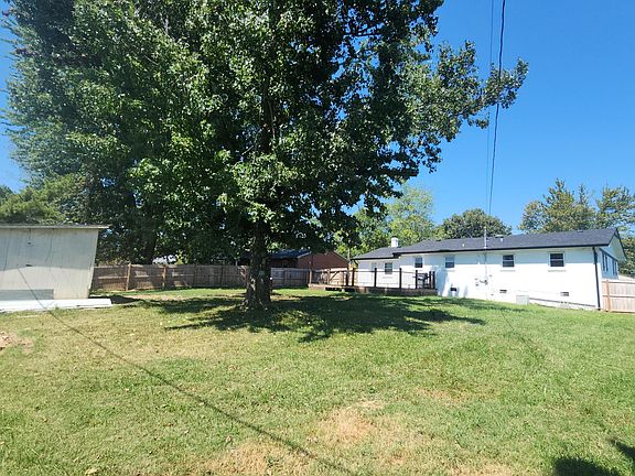 4th image of 314 E 5th St