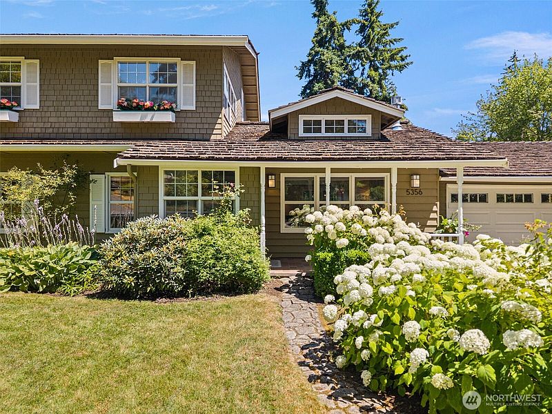 4th image of 5356 Ruby Place NE