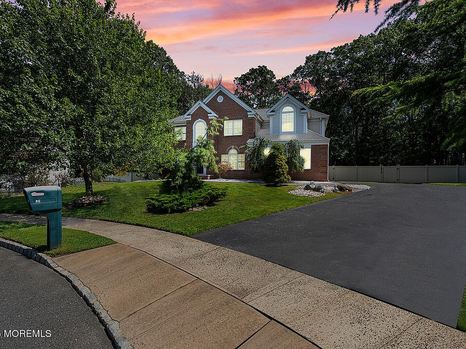 1st image of 26 Chiswick Court