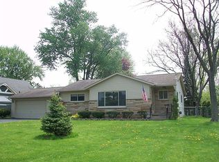 6071 Waterfront Dr, Waterford, MI 48329