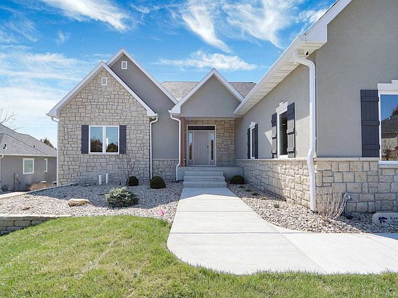 2nd image of 1113 Wyndham Heights Dr