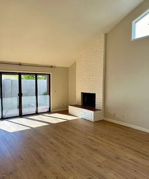 4302 N 29th Way — Photo 3