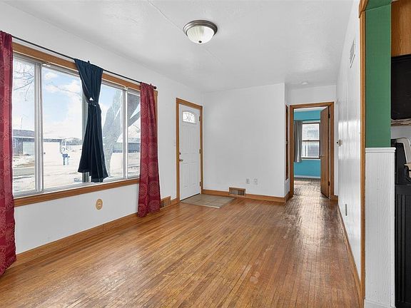 2nd image of 403 1st St