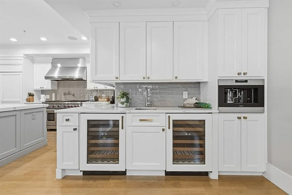 1 bed, 1.5 bath, $3,000 — Photo 3