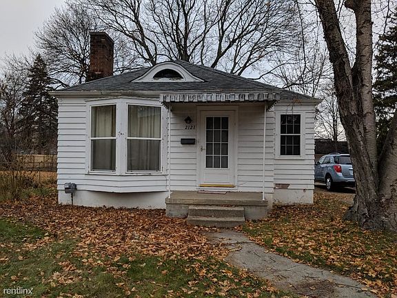 2nd image of 2121 Brenner St