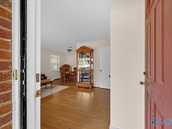 5th image of 3205 Berkley St SW