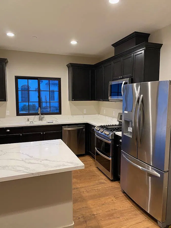 2 bed, 1200 sqft, $4,000 — Photo 3