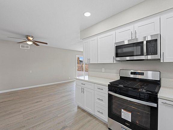 5th image of 744 W Holguin St