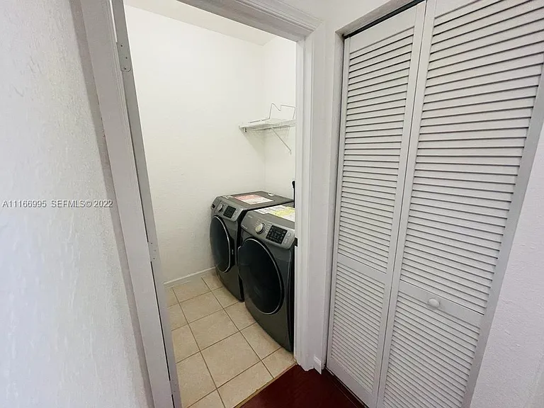 903 N Santa Catalina Cir — Photo 20