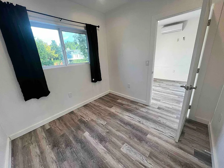 8045 Darby Ave — Photo 14
