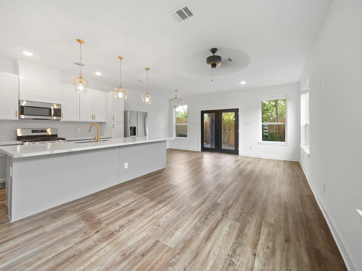 3 bed, 2.5 bath, 1473 sqft, $2,500 — Photo 3