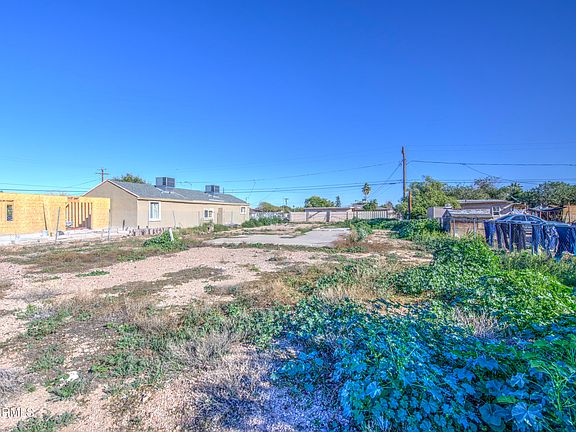 5th image of 14017 N Palm St --