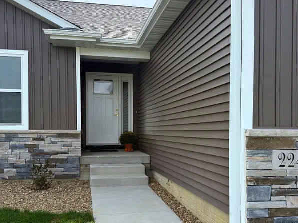 224 Borrett St, Jesup, IA 50648