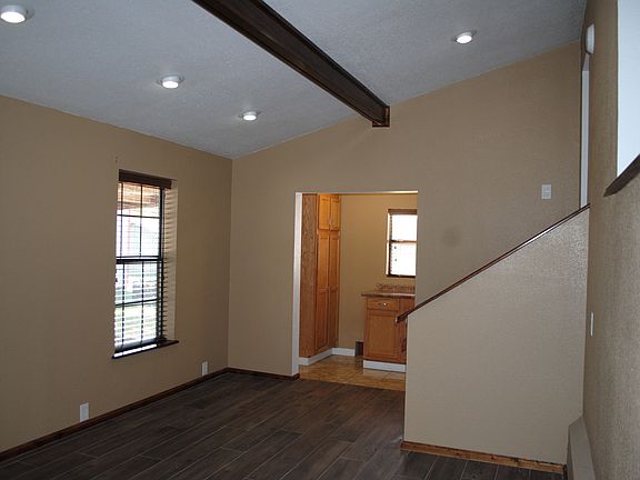 3rd image of 13019 W Adams Ave