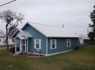 302 S Colorado St, Port Lavaca, TX 77979