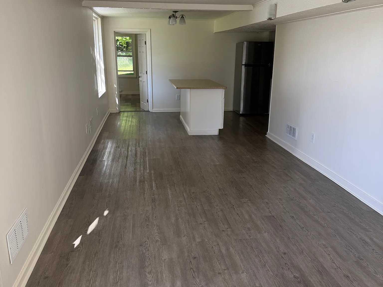 2 bed, 1200 sqft, $2,450 — Photo 4