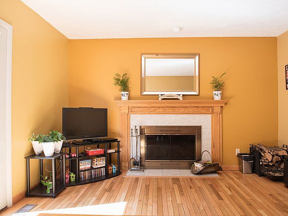 5th image of 1015 Touraine Ave