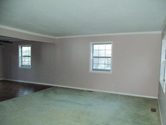 5th image of 1270 E Oaks Manor Dr