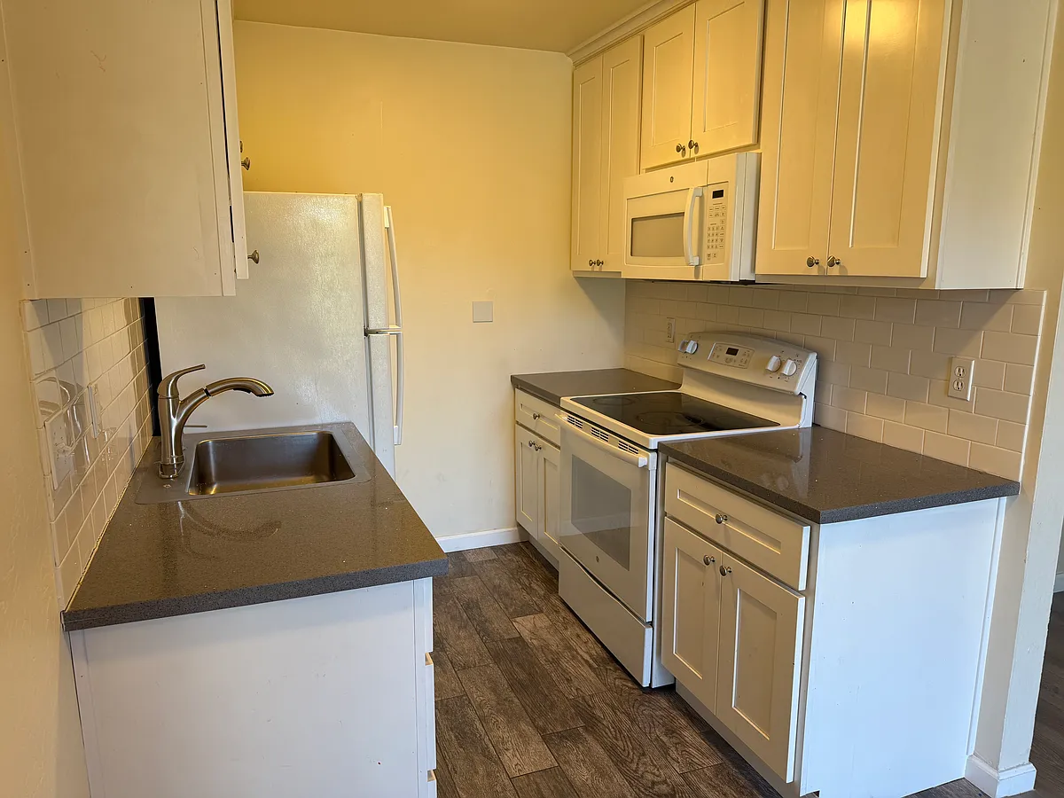 Building Photo - 2242 Curtner Ave #1