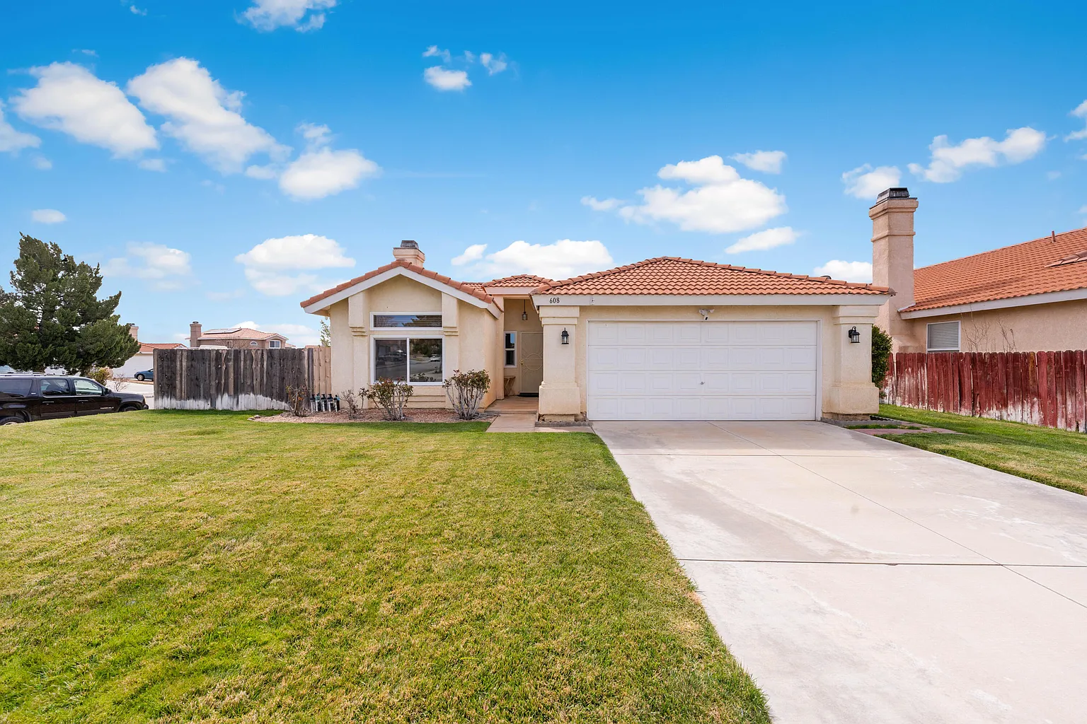 608 Gardenia Ct photo 1