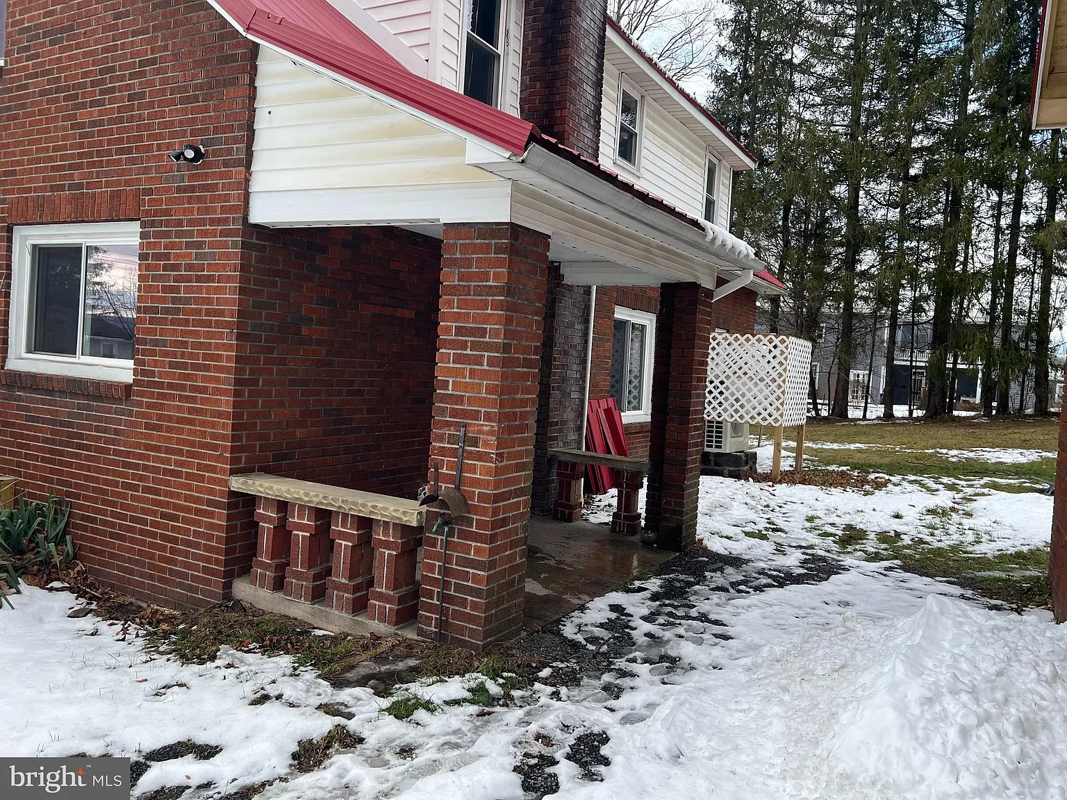 3 bed, 3350 sqft, $1,990 — Photo 1